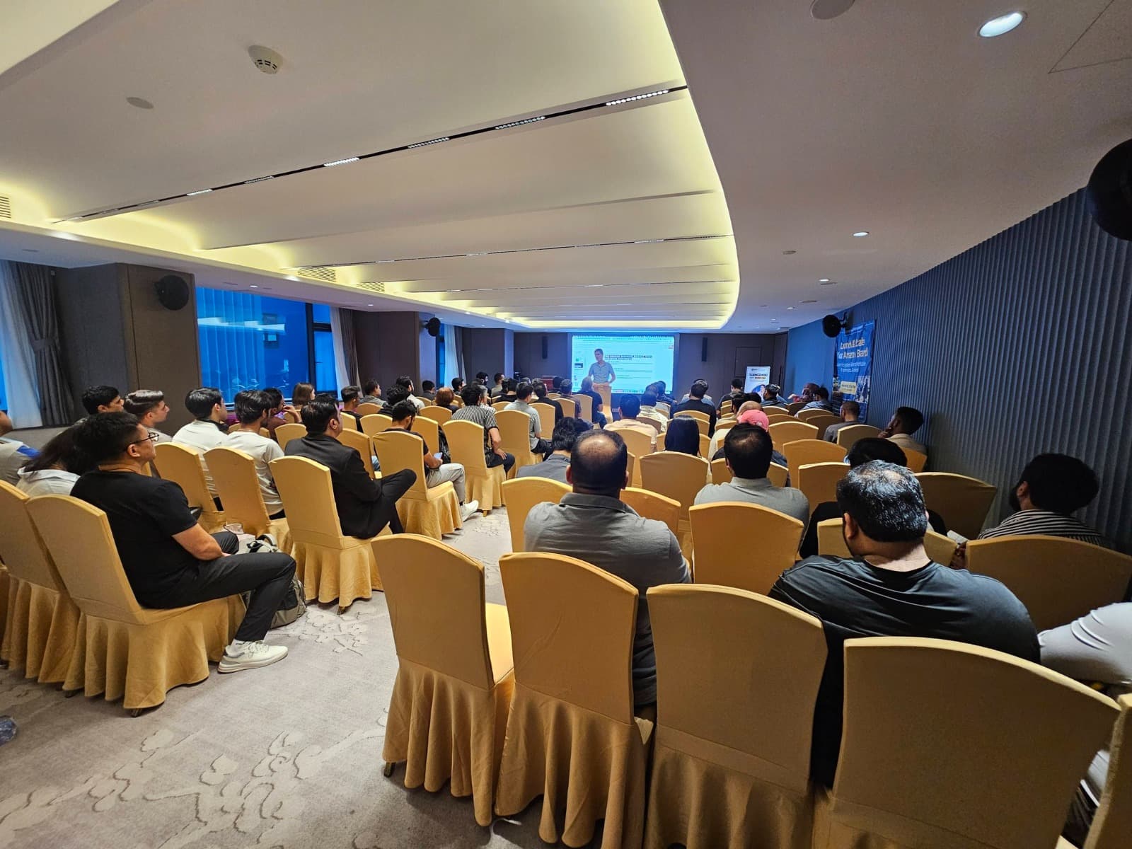 Extreme Commerce meetup crowd
